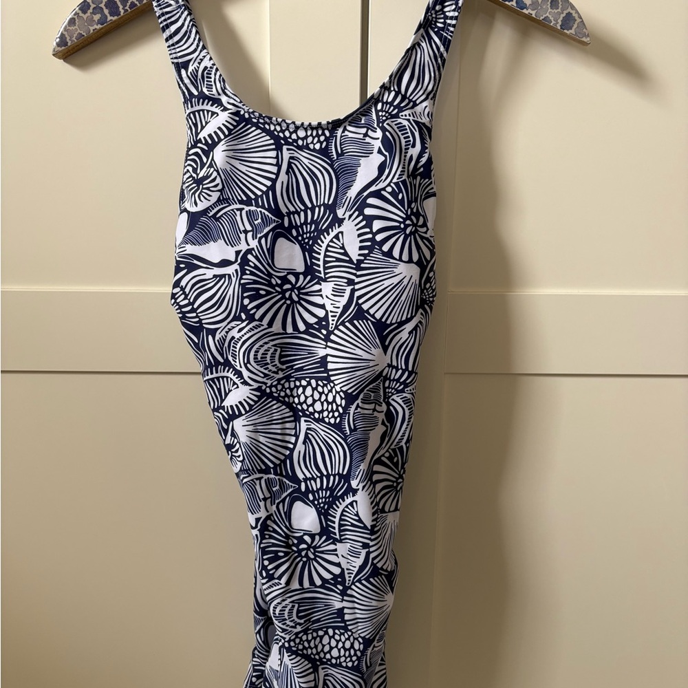 Cupshe Navy and White Shell-Print One-Piece Swimsuit